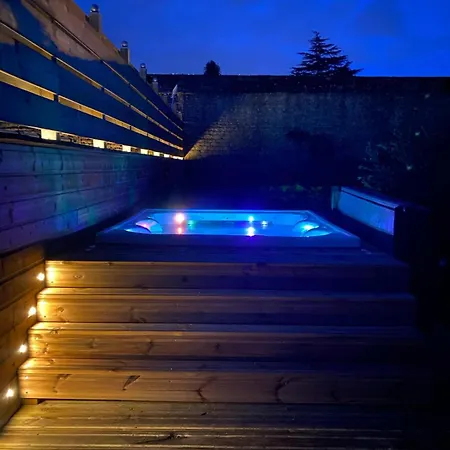 Chateau Les Cèdres 4*