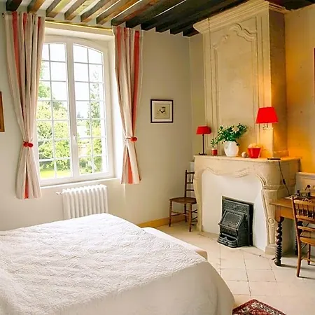 Chateau Les Cedres Bed and Breakfast 4*
