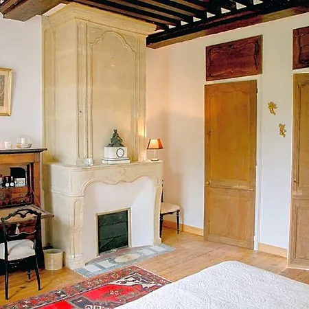 Chateau Les Cedres Bed and Breakfast 4*